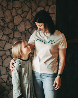 ema särk (kursiivis tekst)